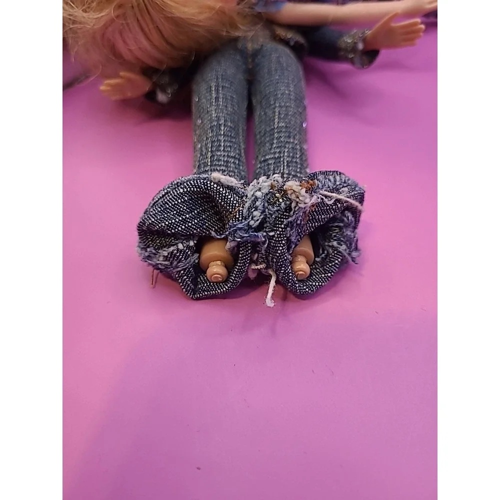 2001 Bratz Dolls Lot x2 Yasmine Chloe Full‎ Outfit Read Description